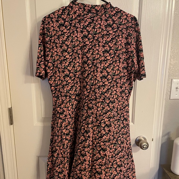 Dress - Picture 2 of 2